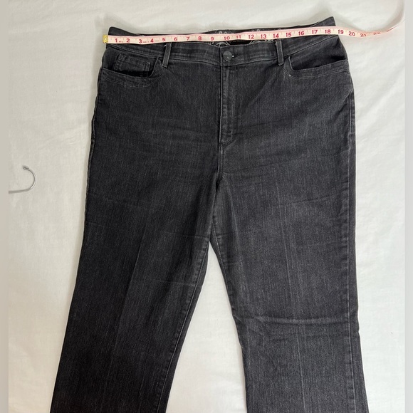 Gloria Vanderbilt Straight Leg Jeans Women's 18 Average Black 5-Pocket High Rise - Picture 3 of 10